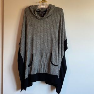 A Pea In The Pod Maternity Top/Tunic
